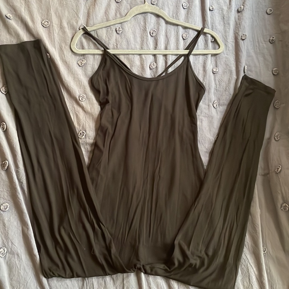 NWOT SHEIN Black pants jumpsuit. Size medium.